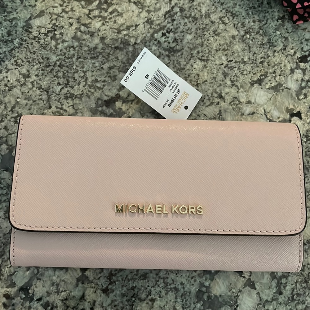 Michael Kors bifold wallet pink